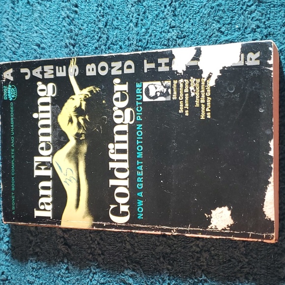 Goldfinger - Picture 1 of 4